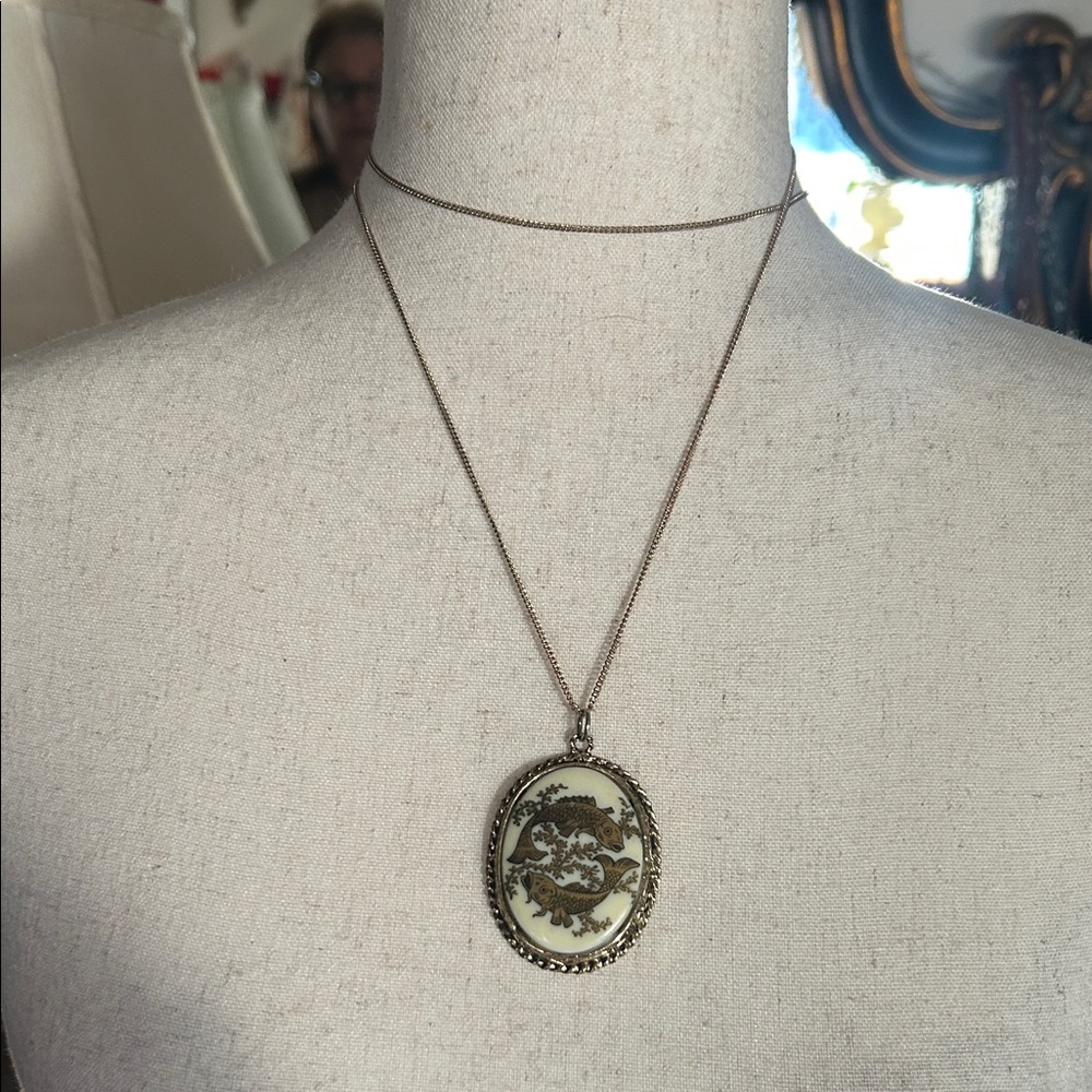 Vintage Pieces Zodiac Pendant Necklace - Picture 3 of 7